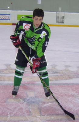Alejandro Carbonell, del Aramón Jaca sub 15, participará en Finlandia en un campus de hockey sobre hielo.