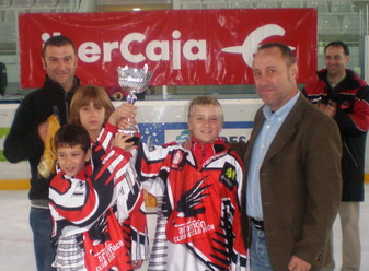 Puigcerdá  y Txuri Urdiñ ganan el Torneo Ibercaja de categoría sub 11.El Aramón Jaca Sub15 jugó el Torneo de San Sebastián.
